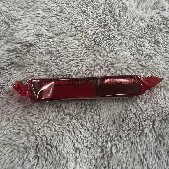 Revlon Brown Lipstick - Picture 4 of 5